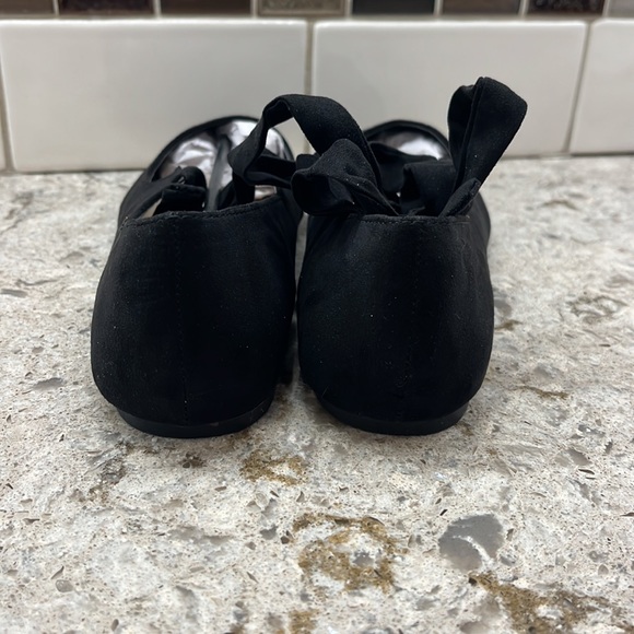 Charlotte Russe vegan suede  ankle tie flats - Picture 3 of 7